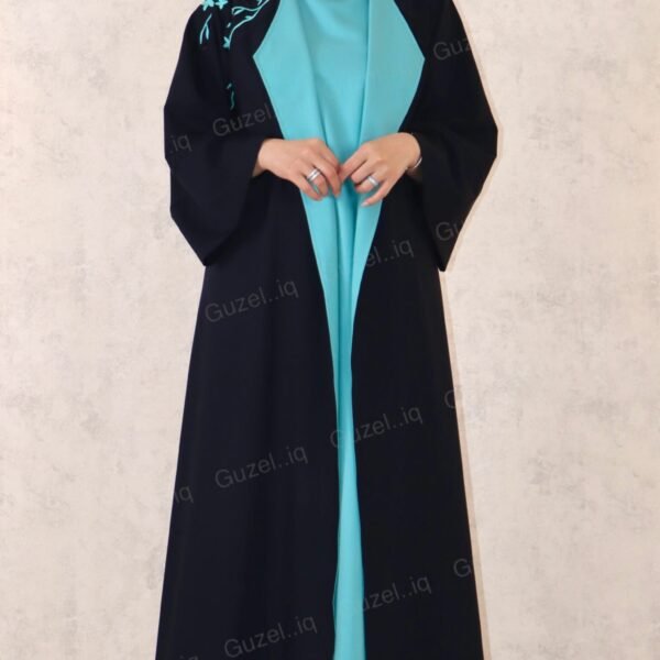 طقم قطعتين عباي مطرزة وفستان لون كحلي غامق/أزرق